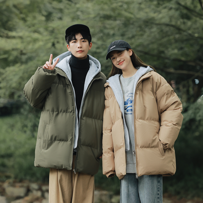 Lightweight and Stylish Couple's Puffer Jacket: Stay Warm in Style