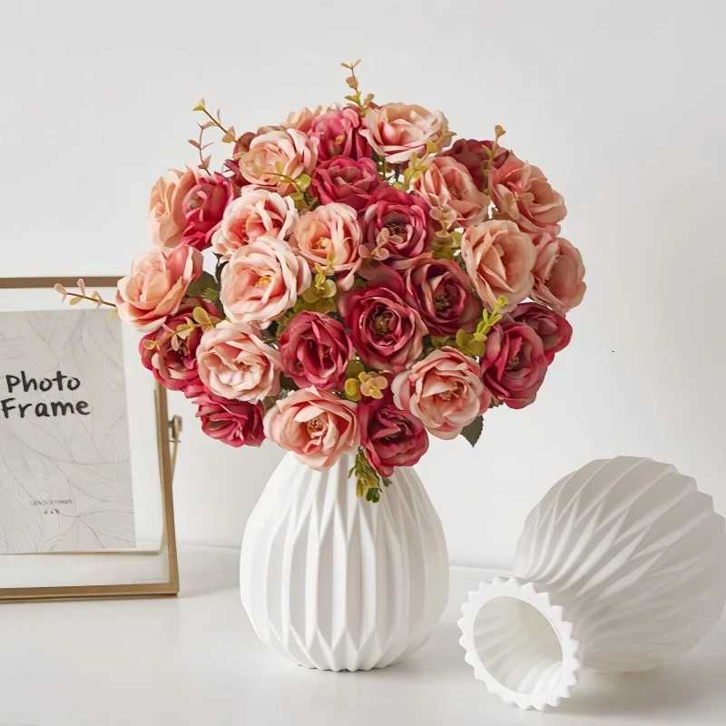 1piece creative vase Ins style light luxury highend spiral plastic home decoration living room flower arrangement decoration C251017