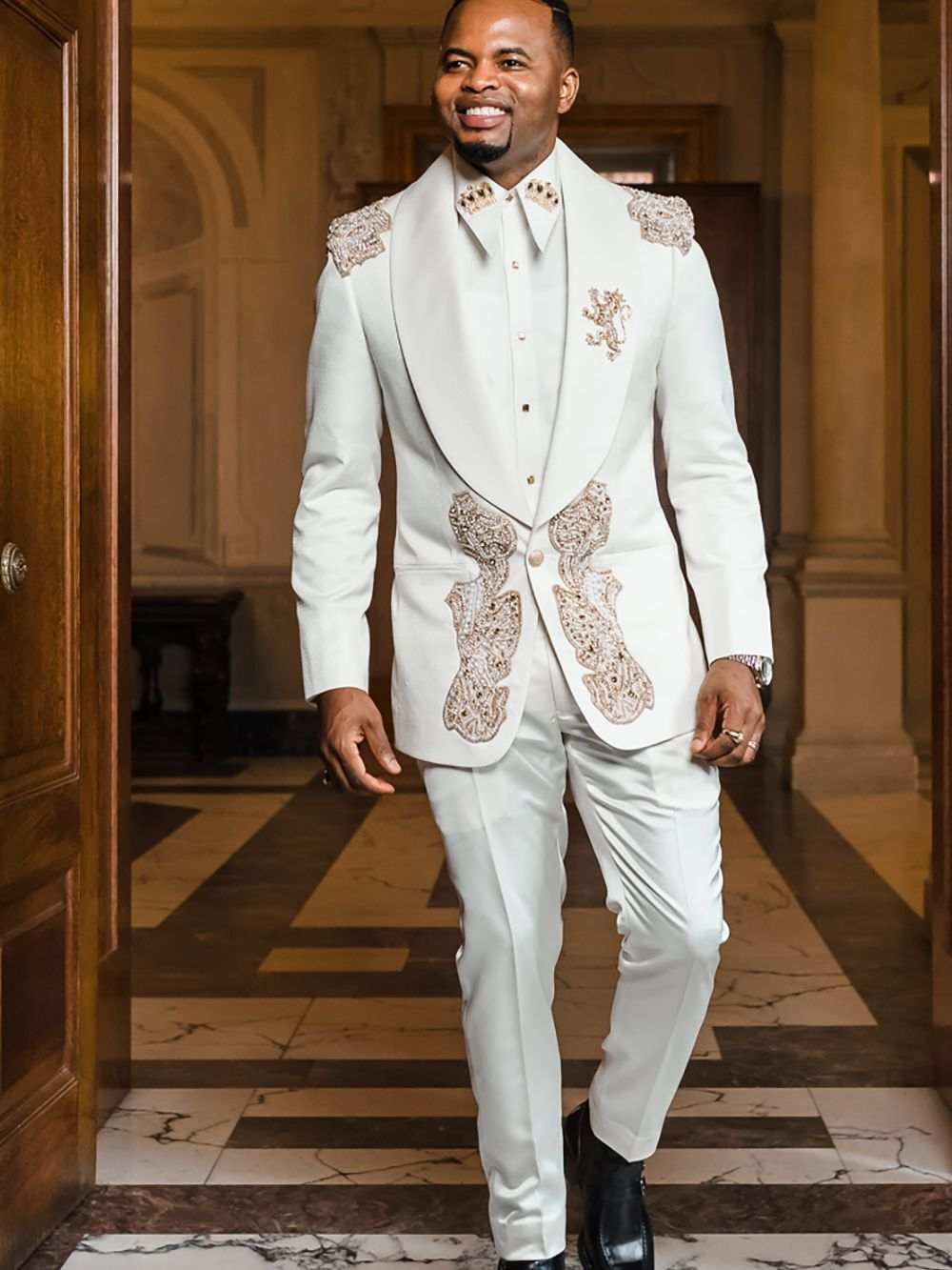 Exquisite Wedding Groom Tuxedo Shawl Lapel Appliques Beadings 2 Piece Blazer Pants Formal Evening Party Men Suits Customized