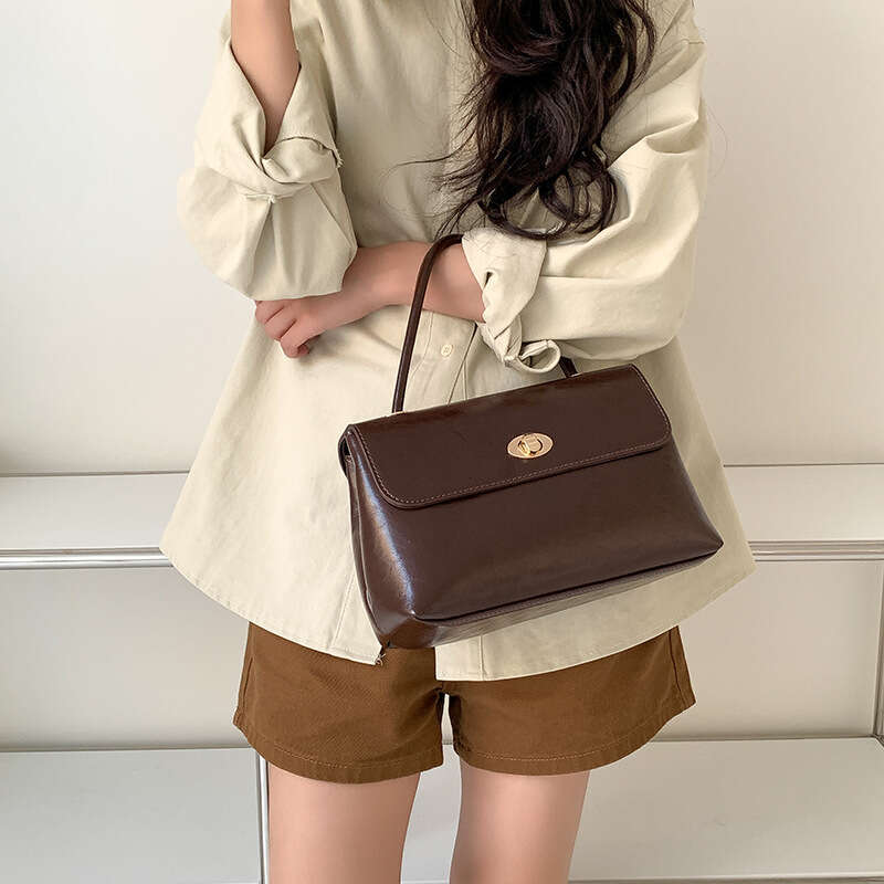 Handbag Fashion Niche Design Versatile Crossbody Oil Wax Leather Stylish Flap Handheld Small Square Bag B5