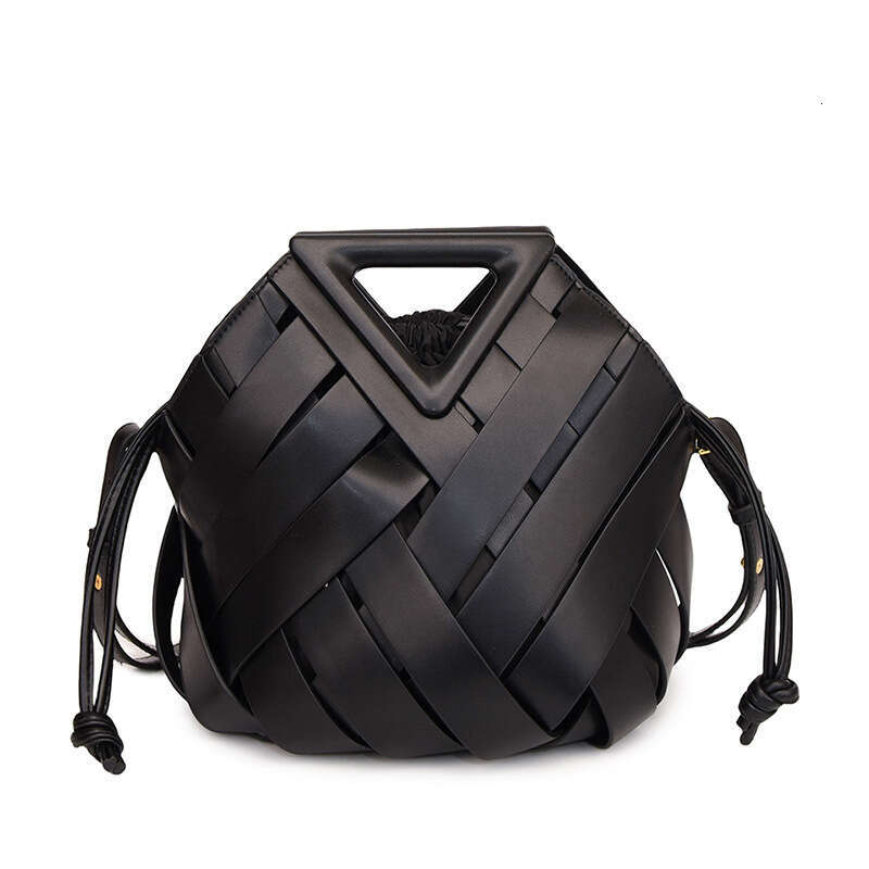 Basket Triangle Magnetic Buckle Woven Hollow Women's Handbag Tote Single Shoulder Crossbody Bucket Bag Best Seller New Style