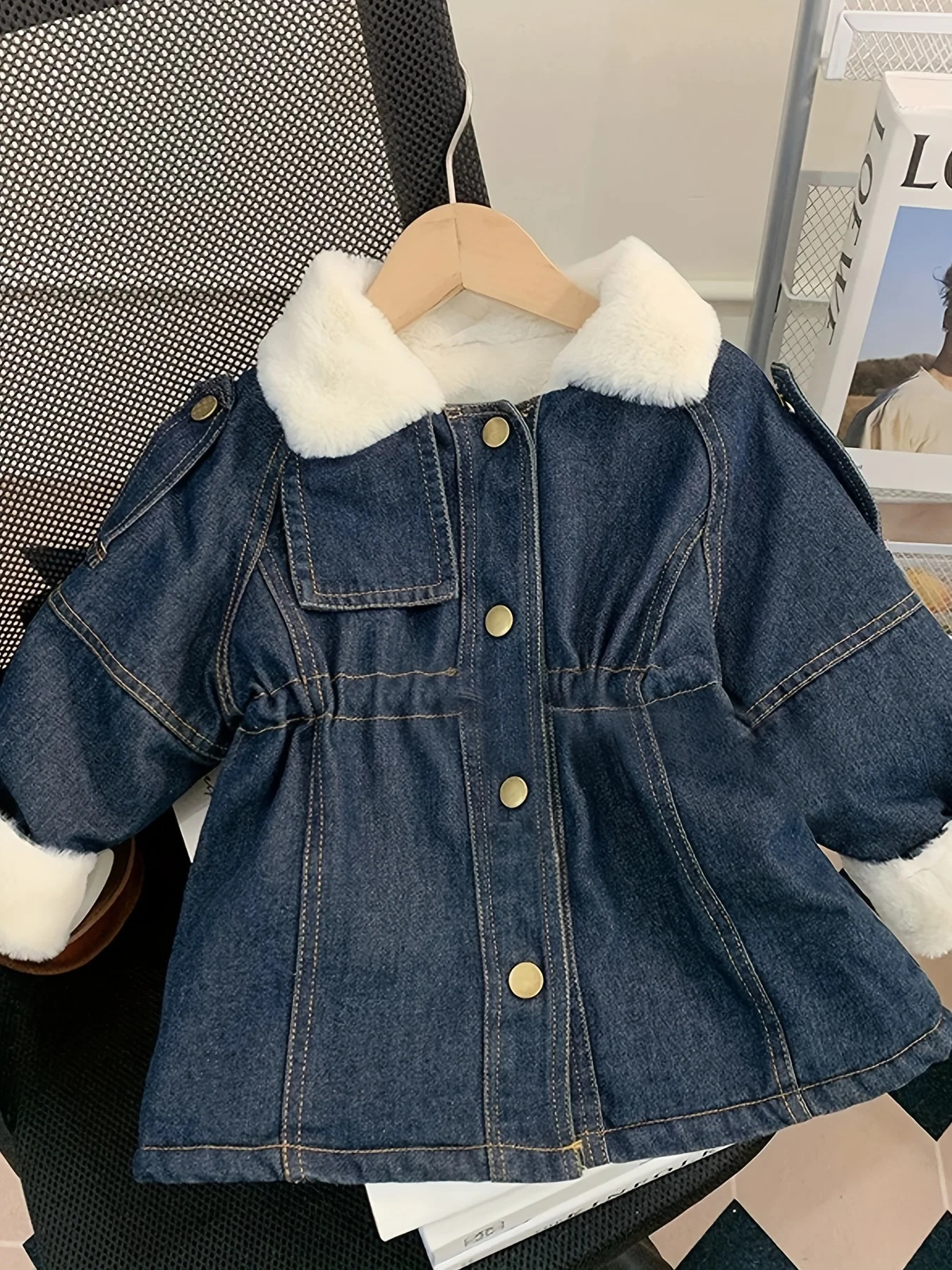 Winter Style Girls FleeceLined Elastic Jacket for Young Children Thickened FleeceLined Cotton Coat with Large Fur Collar 251015