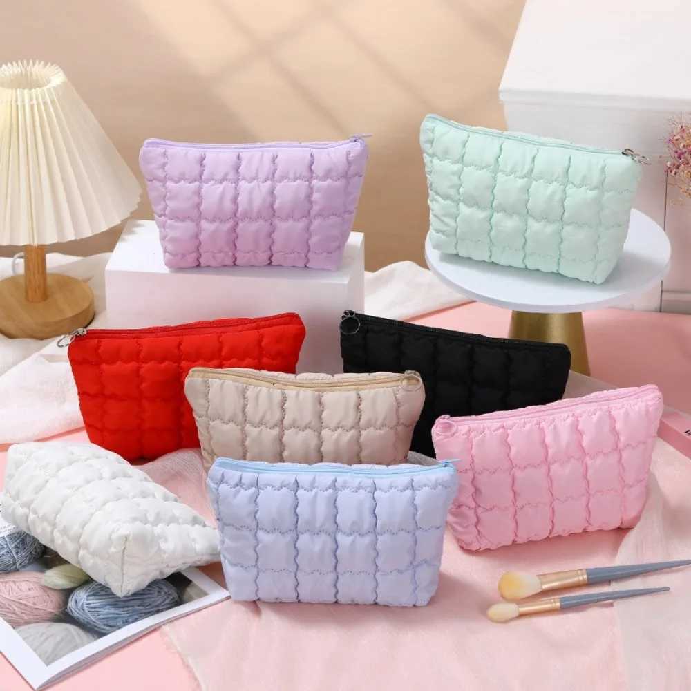Fashion Women Bubble Cosmetic Handbag Travel Organizer Cloud Makeup Lipsticks Cotton Pouch Fashion Large Capacity Zipper Bag W251017