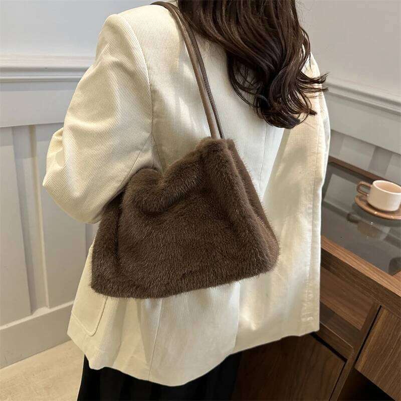 Female Autumn Winter Plush Handbag Versatile Solid Color Crossbody Shopping Bag Women New Design Chain Messenger Bags