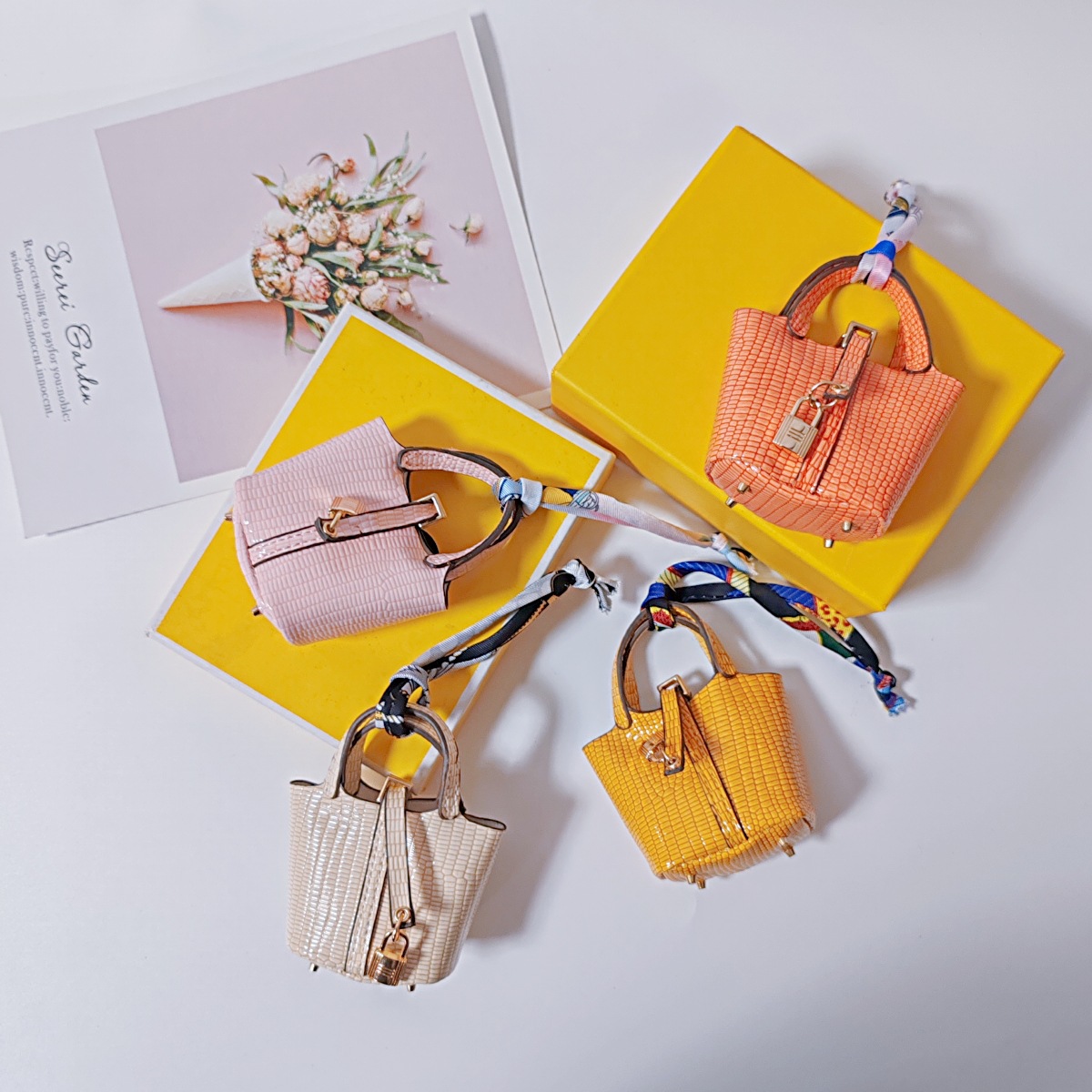 Mini Basket Bag Pendant Exquisite Car Keychain Pendant Cute Small Wallet Creative Earphone Bag Charms