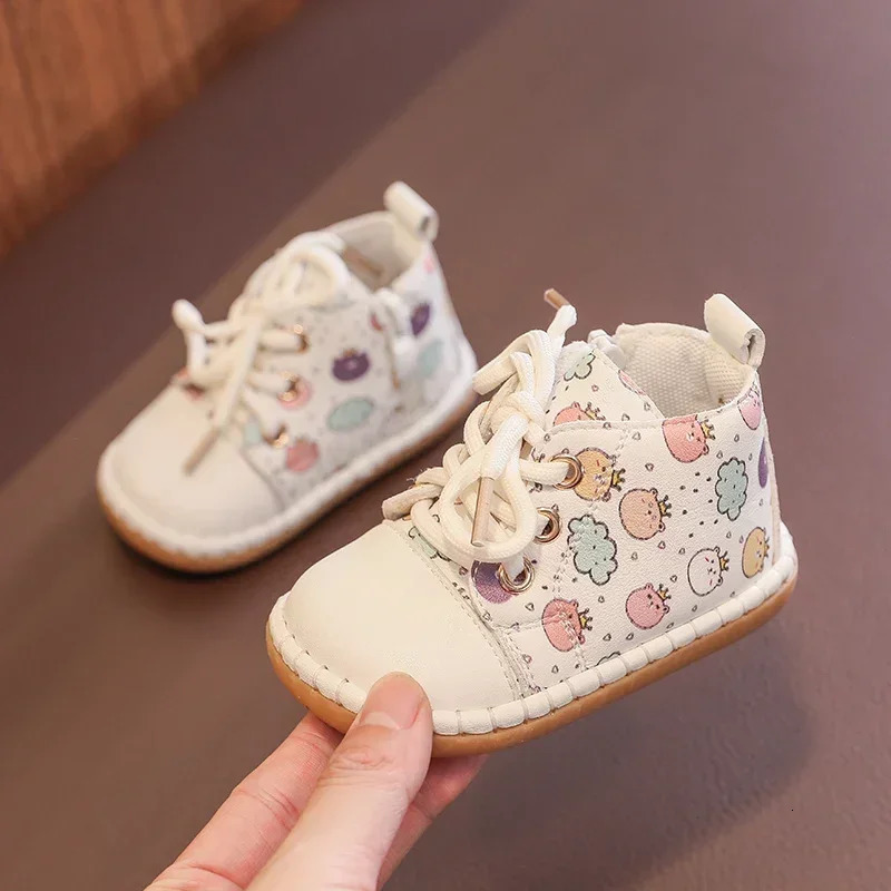 Winter Baby Girls Snow Boots Warm Plush Children Outdoor Shoes Soft Sole Nonslip Infant Toddler Shoes Cartoon Bear Kids Shoes 251015