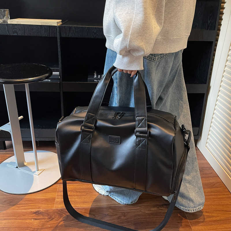 New Simple High-End Neutral Handbag Sports Casual Large Capacity Trendy Fashion Short Trip Handheld Travel Bag 250415