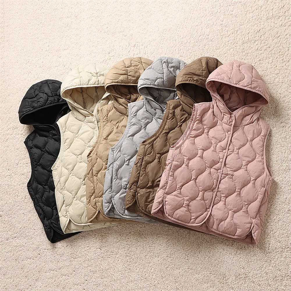 Fashion Lightweight Hooded Down Vest Woman Short Slim Fit Warm Winter Puffer Waistcoat Women Gilet Single Breasted VT335 W251016