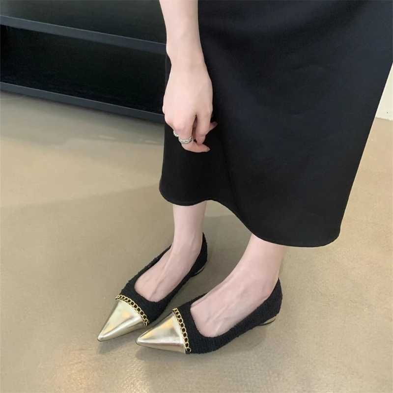 Fashion Metal Chain Decoration Lowheeled Shoes Women Elegant Pointed Toe Shallow Brand Designer Shoes Comfort Zapatos De Mujer Z251015
