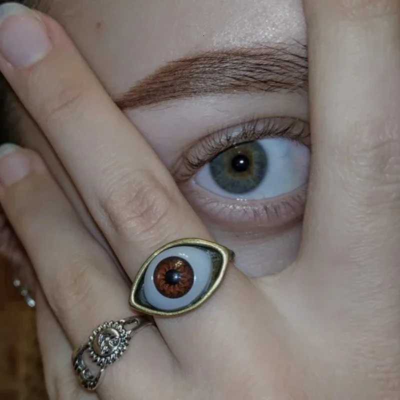 Punk Eyeball Rings for Men Women Unisex Evil Eye Vintage Halloween Jewelry Wholesale Exaggerated Gothic Rings Gift Z251017