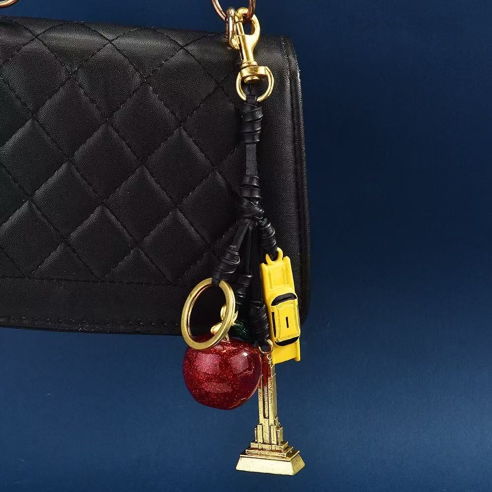 Designer Small New York Cluster Bag Charm co ch Fashion Womens Keychain Vintage Cool Cherry Pattern Refreshing Style Ring Keyring Hangings key chain women Lanyards