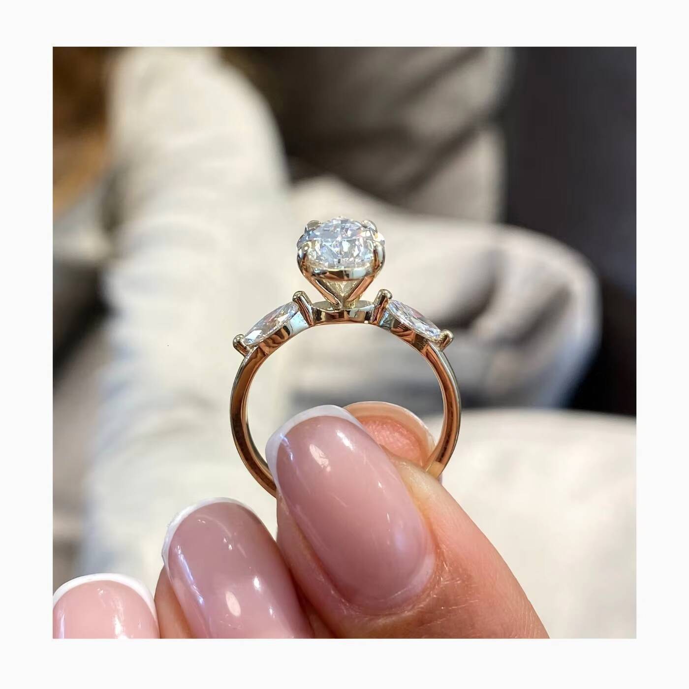 Custom 812mm 4cartat Pear Shape Ice Cut Lab Grown Diamond 18K Yellow Gold Engagement Ring for Women