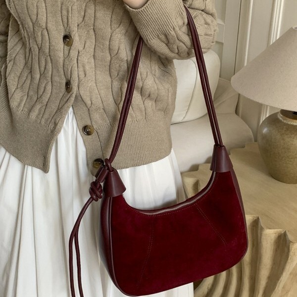 Deerskin Velvet Crescent Bag Women's Vintage Shoulder Crossbody Bag Suitable for Work Commutes and Everyday Outfits