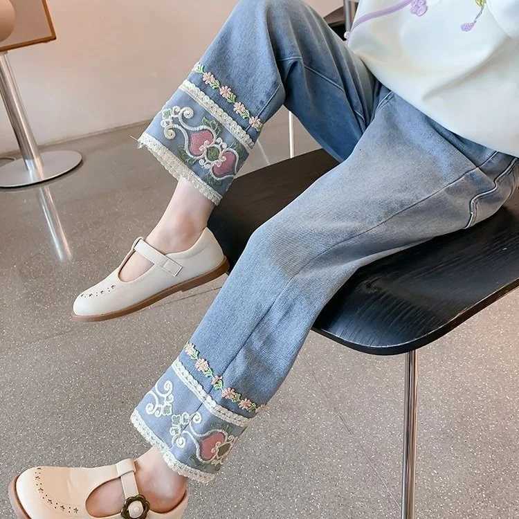 Toddler Kids Girls Jeans Autumn Flower Embroidery Children 48Y Girls Trouser Ins Mid Waist Little Versatile Straight Leg PantsT251017