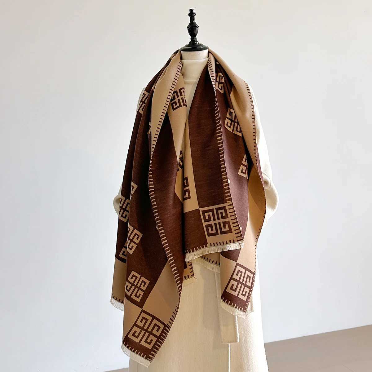 2025 Latest Design Winter TwoSided Jacquard Cashmere Scarves High Quality Women Thicken WrAP ShAWl Ladies Wool Scarf C251017