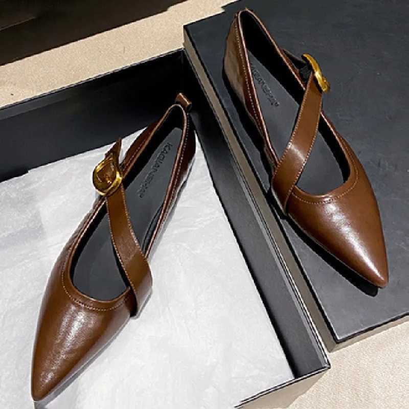 Retro Pointed Toe Soft Leather Flat Shoes Women Narrow Band Buckle Mary Jane Shoes Women Fashion Comfort Large Size Women Shoes Z251015