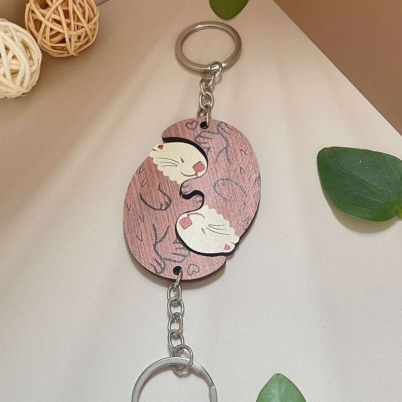 Creative Imitation Wooden Couple Otter Pendant Valentine's Day Best Friend Matching Keychain