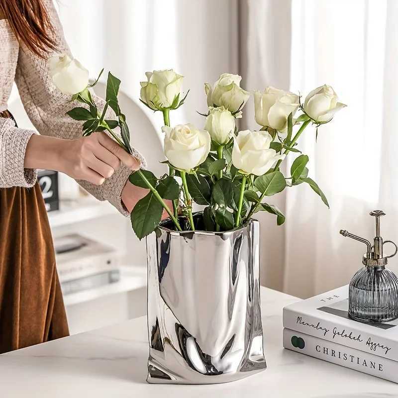 Luxurious And Elegant Creative Electroplated Silvery Ceramic Vase With A Highend Feel Suitable For Displaying Artificial Flower C251017