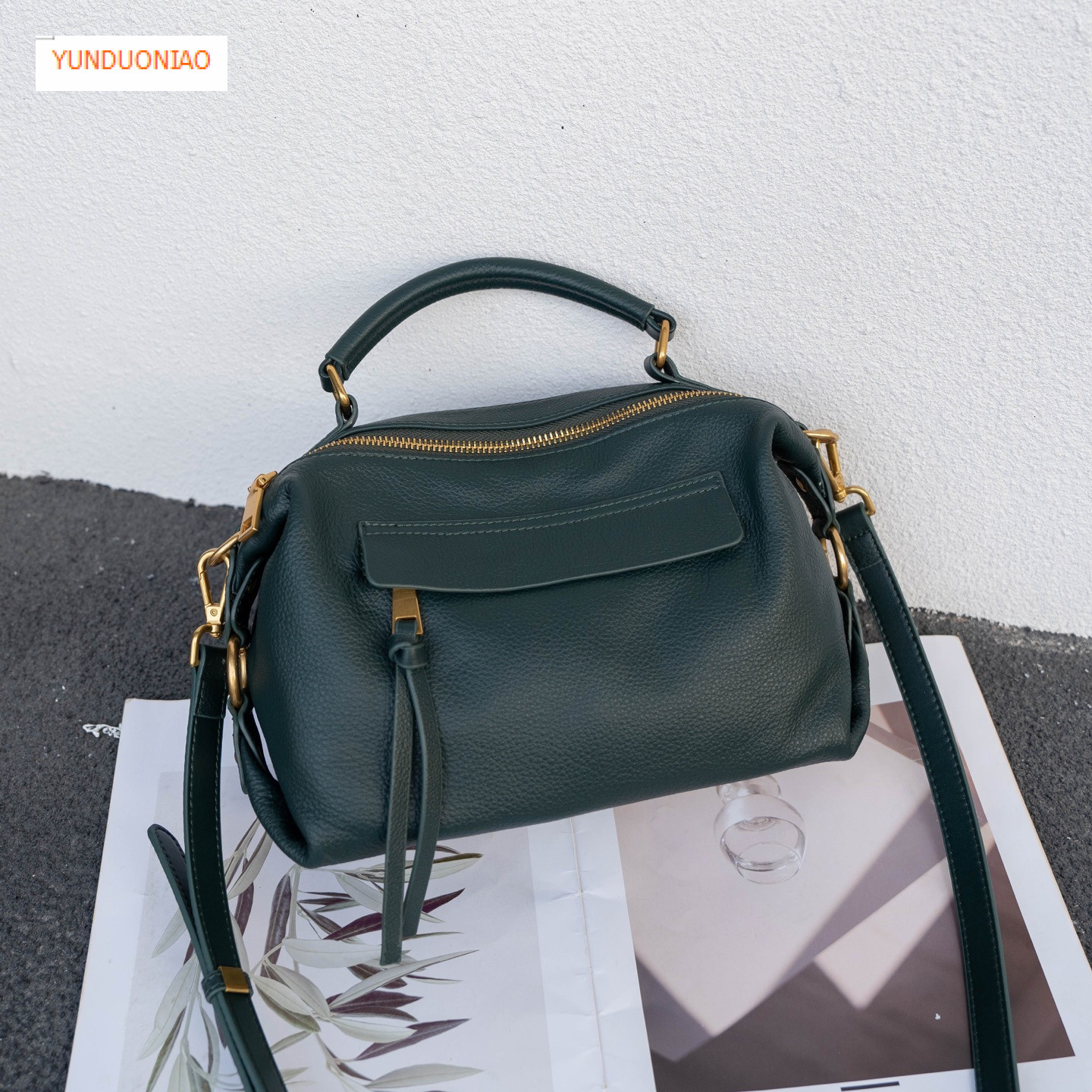 Autumn and winter new fashion retro style luxury handbag pillow bag solid color simple style women's shoulder crossbody bag designer bag