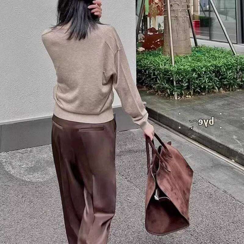 New Women s Suede PU Tote Bag Large Capacity Vintage Commuter Handbag with Premium Unique Design for Spring Summer