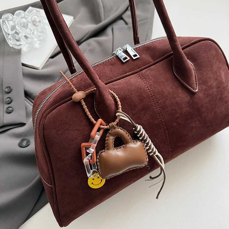MOODS 2025 Autumn New Fi Bost Shoder Bags For Wen Suede Pure Color Big Capacity Luxury Designer Handbags With Pendant1 D251017