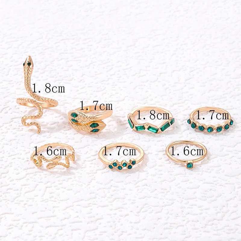Tocona Luxury Green Rhinestone Joint Snake Ring Sets Charms Alloy Geometry for Women Men Party Jewelry 7pcssets 22493W251017