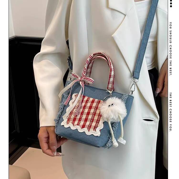 Cute Girl Handbag 2025 New Autumn Winter Sweet Style Small Square Fashionable Shoulder High-end Crossbody Bag