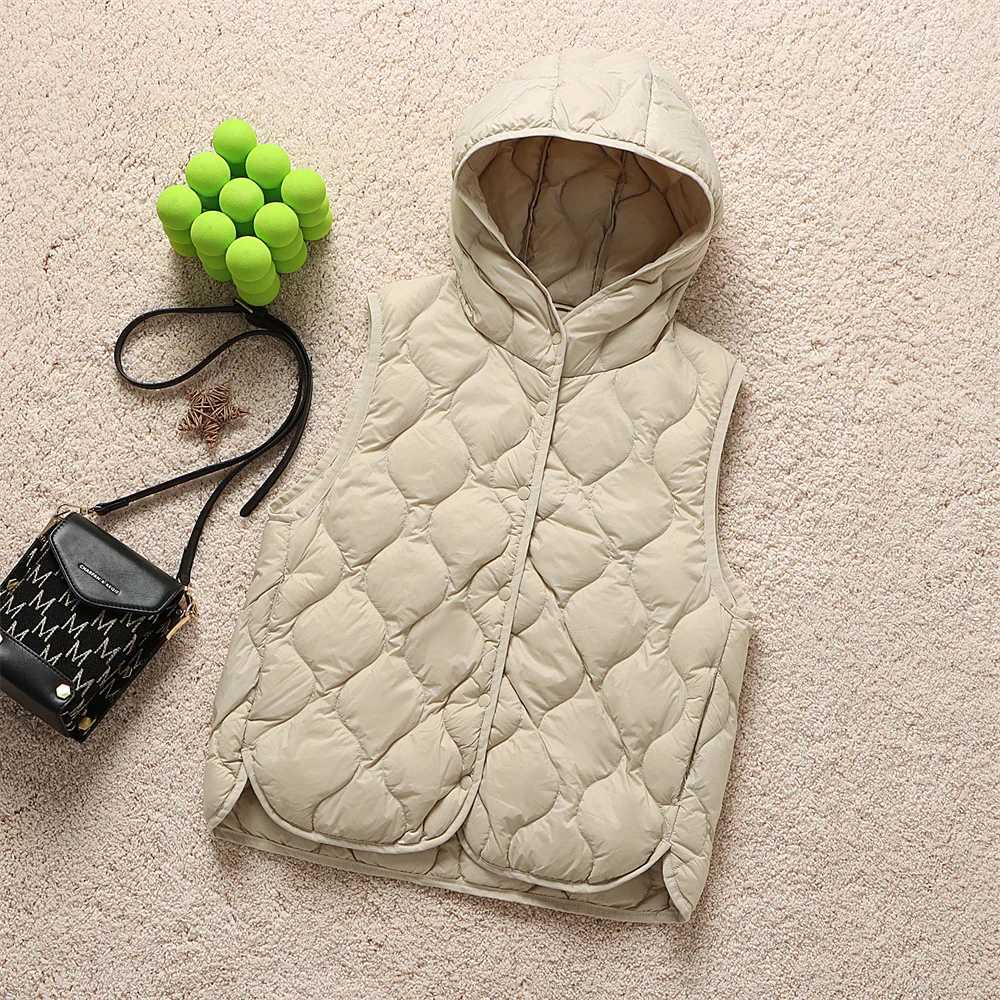 Fashion Lightweight Hooded Down Vest Woman Short Slim Fit Warm Winter Puffer Waistcoat Women Gilet Single Breasted VT335 W251016