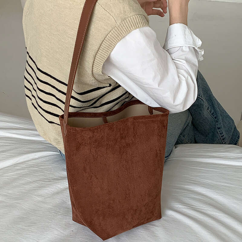 High-End Niche Suede Women's Commuter Large Capacity Shoulder Autumn New Bucket Bag B5