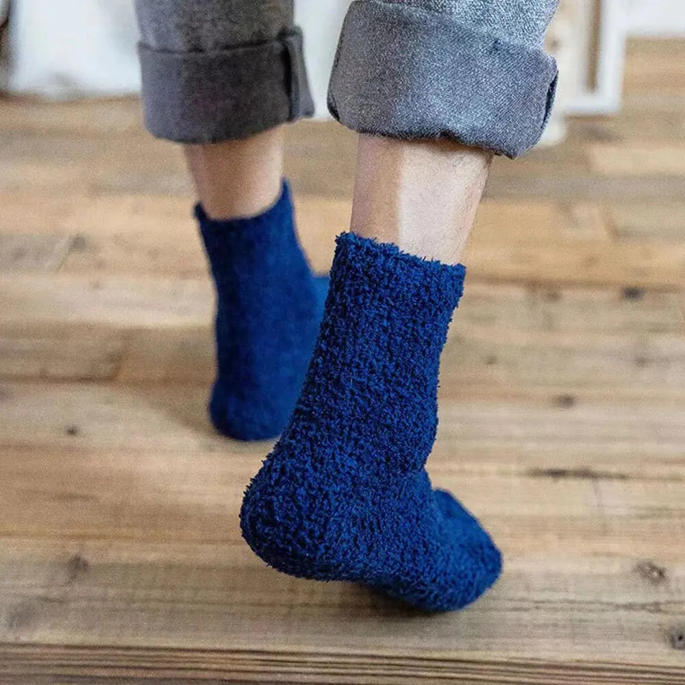 510 Pairs Men Thickened Mid Tube Plush Socks Winter Warmth Coral Fluffy Solid Color Soft Comfortable Men Sleeping Floor Socks 251017