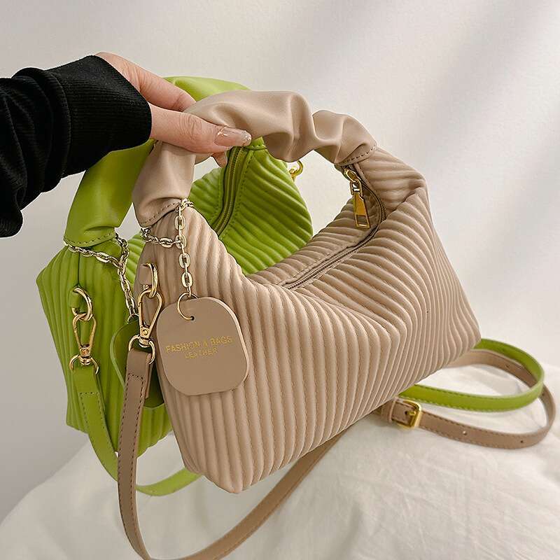 Niche Design New Texture Niche Women Summer Versatile Hand High-End Sense Foreign Style Messenger Bag