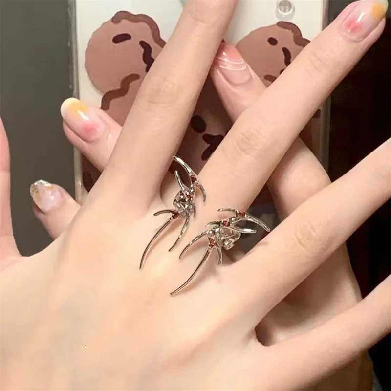 Rock Spider Ring Red Zircon Crystal Liquid Metal Silver Color Open Ring For Women Rock Party Jewelry Hip Hop Accessories Z251017
