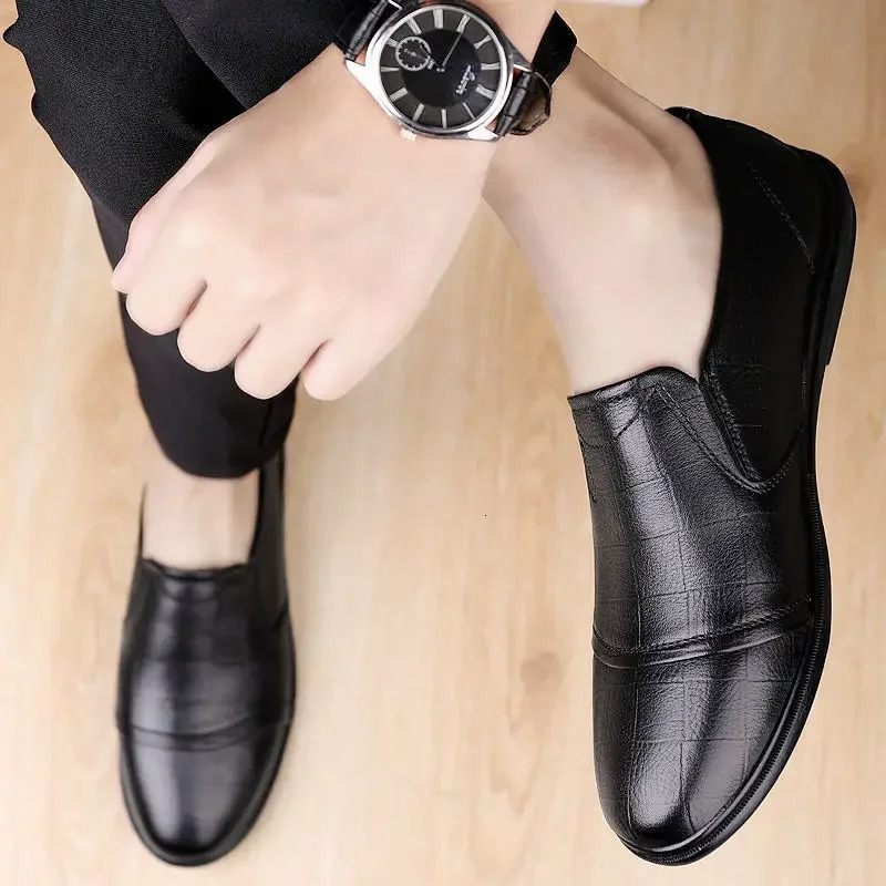 Social Shoe Male Spring Autumn Brown Mens Formal Shoes Round Toe Black Official Leather Casual Cowhide Footwear Clothing Office 251013