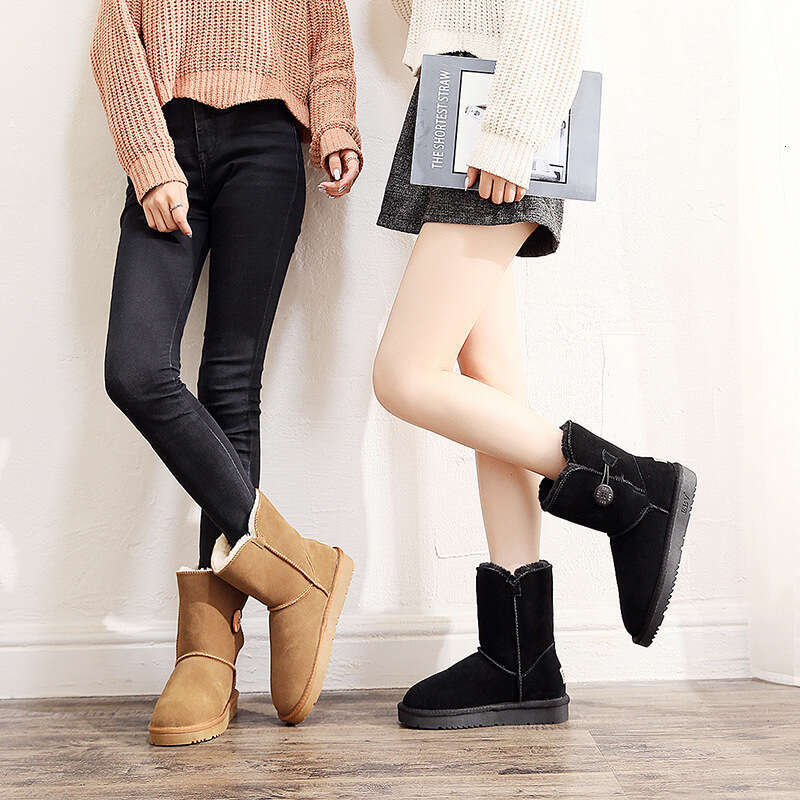 luxury shoes Snow Boots for Women, Cowhide Mid-Calf Boots, Fashionable, Warm, Thickened, Fleece-Lined, Non-Slip, Cute Sheepskin Integrated Cotton Shoe