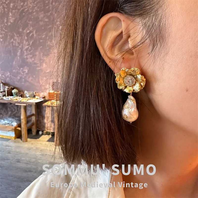 Niche brand Retro earrings Natural crystal Spring summer Autumn Winter Baroque natural pearl temperament gentle gas Y251018