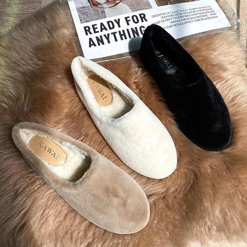 Chic Winter fur shoes women cotton sneakers woman furry flats warm plush loafers lambswool moccasins femme large size 3443 251013
