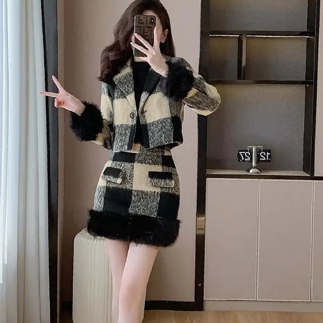 2025 Autumn/Winter Designer Jacket New Top Elegant Social Women's Set High End Checkered Wool Short Coat and High Waist Luxury Short Skirt Two fa