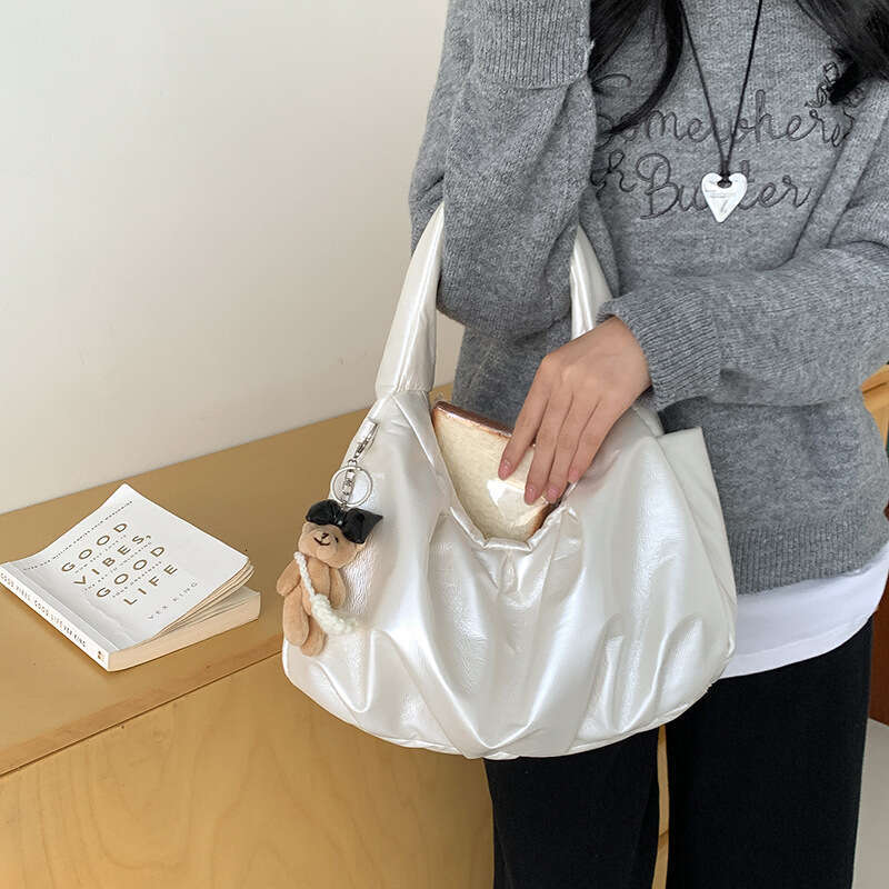 Korean Style Casual Simple Lightweight Large Capacity Pleated Handbag Daily Versatile Niche Commuter Shoulder Bag For Women B5