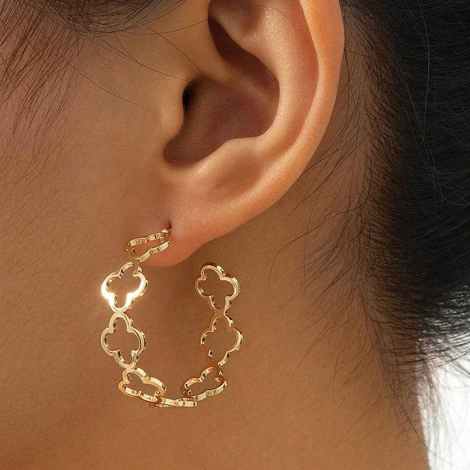 DGIDDK Stainless Steel Geometric CShaped Earrings Ladies Hollowed Out Lucky FourLeaf Clover Earrings Suitable For Daily Wear Y251018