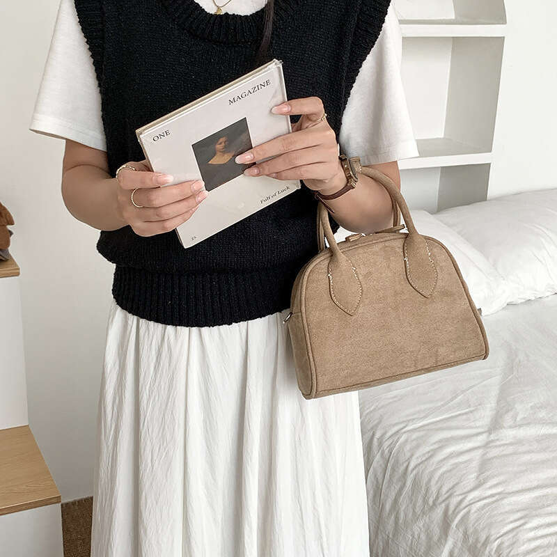 New Korean Version Cute Versatile Matte Handbag For Women Large Capacity Casual Shoulder Crossbody Bowling Bag B5