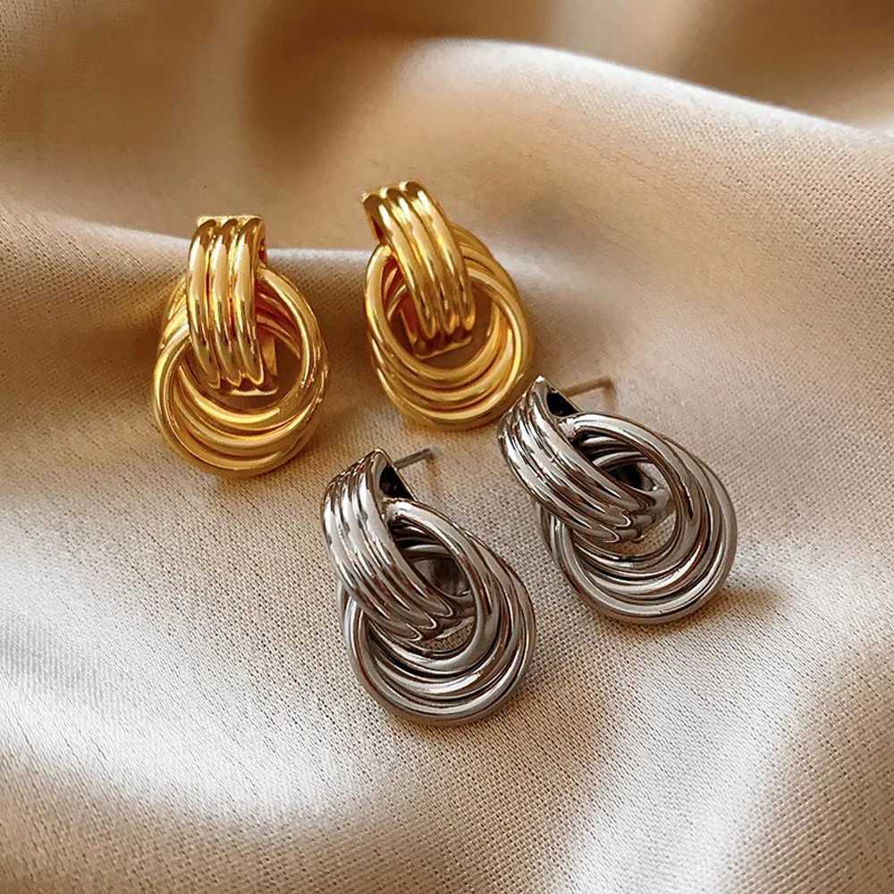 Vintage Multilayer Twisted Round Circles Post Earrings for Women Waterproof Stainless Steel Knotted Ring Versatile Ear Jewelry Y251018