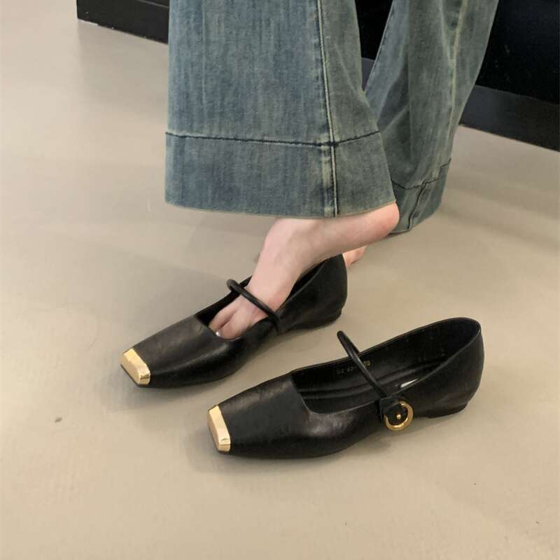 2025 New Slip-On Soft Sole Mary Jane Flat Evening Style Metal Toe Designer Shoe Shallow Mouth Single Shoes Women