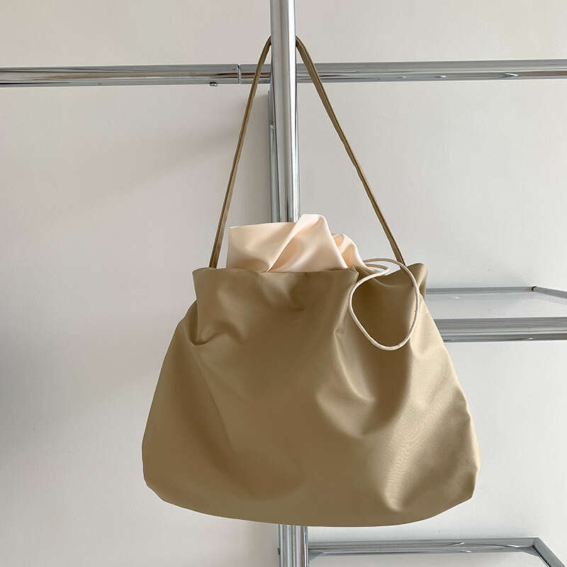 Commuting Nylon Cloud Large Capacity New Korean Versatile Pleated Underarm Lightweight Shoulder Bag B5