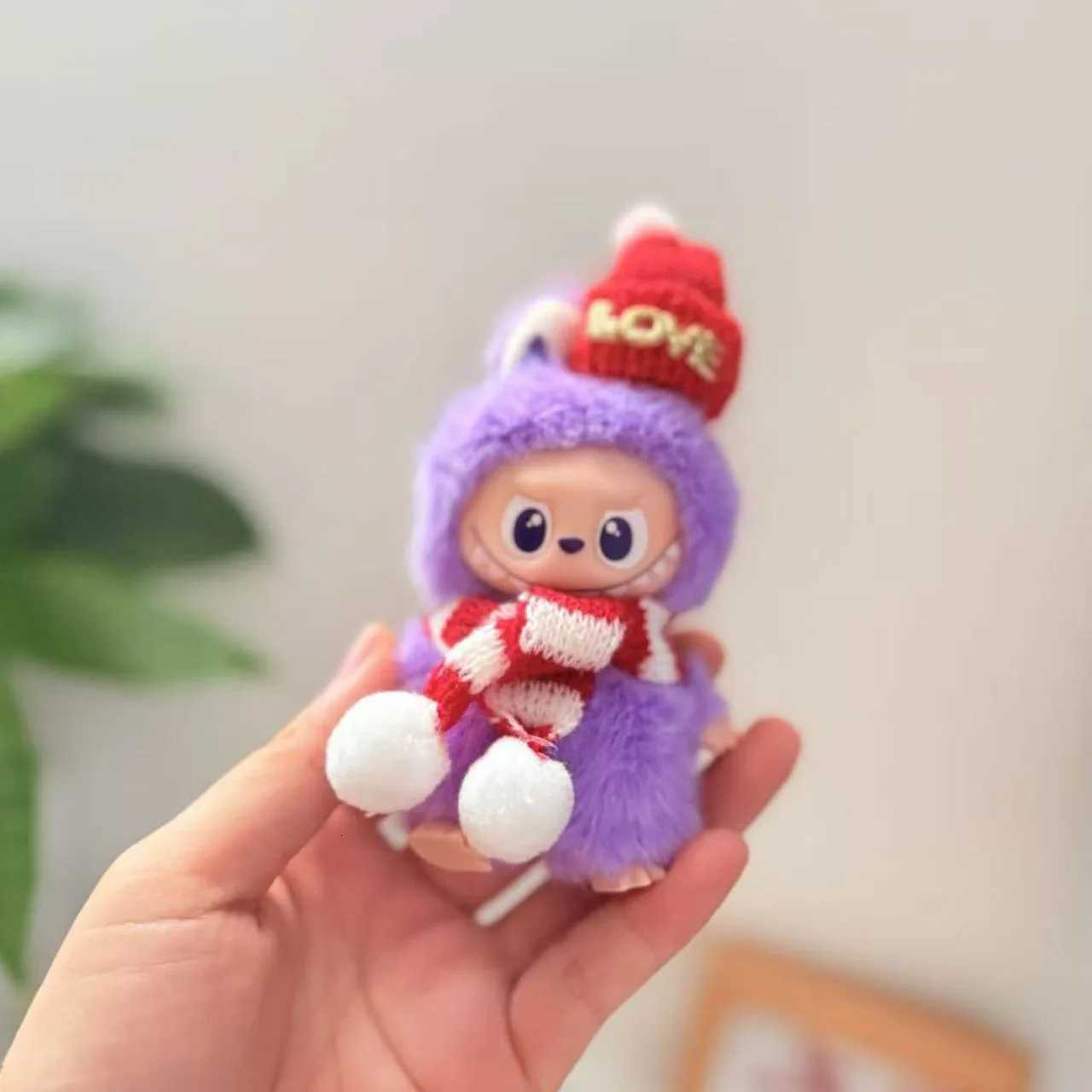10cm Mini Labubu 40 Doll Clothes 4thGen Labubu White Red LOVE Hat Pompom Scarf Winter Christmas Sets for Mini LabubuT251018