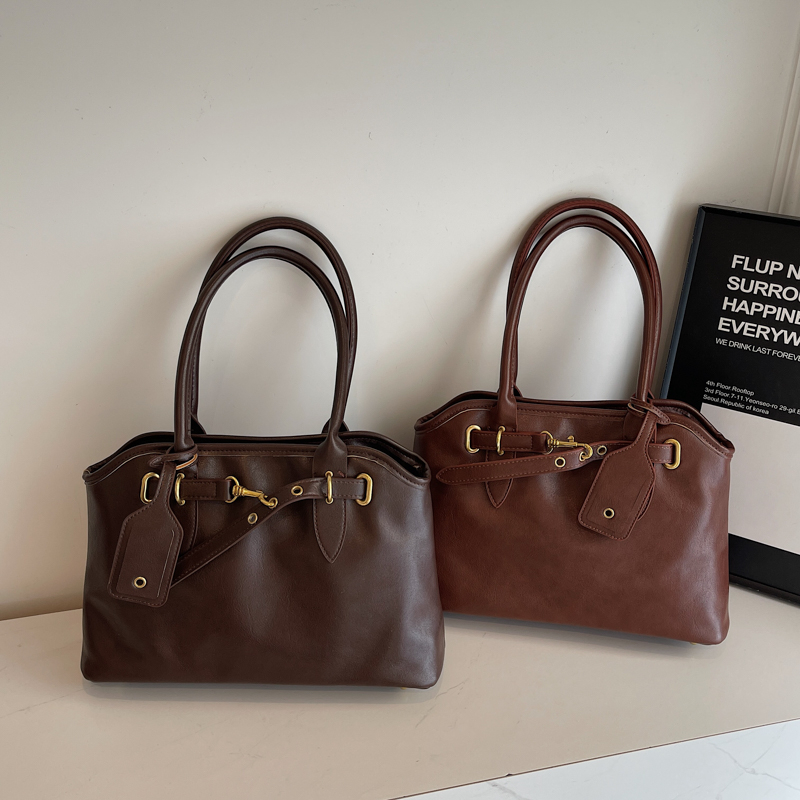 2025 Spring New Fashionable Women's Crossbody Bag Women's Daily Fashion Leisure Large Capacity High end Versatile Small College Student Shou