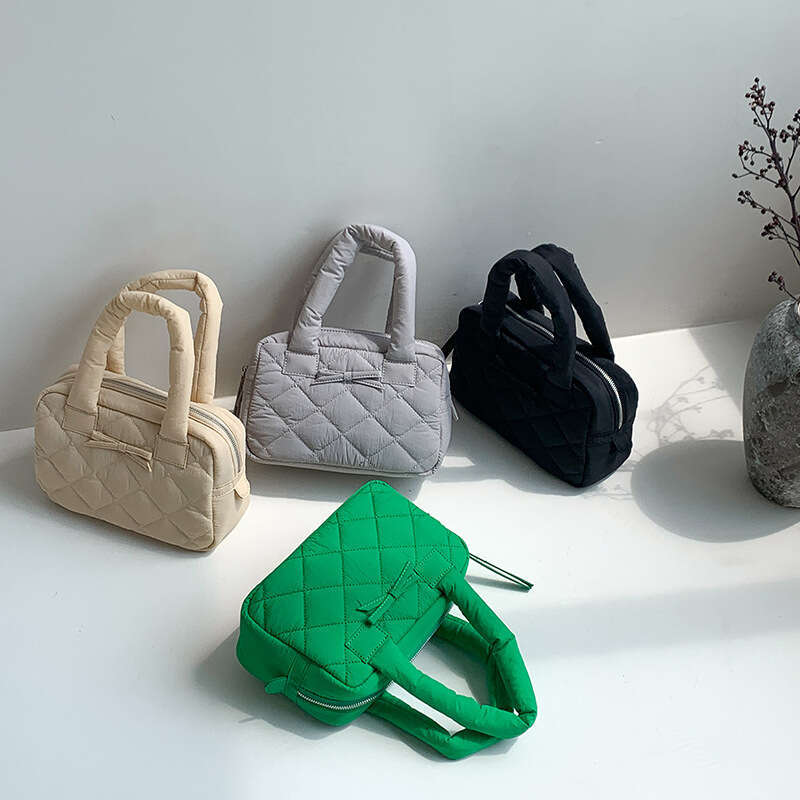 New Korean Version Niche Design Handbag For Women With High-End Feel, Bowknot, Quilted Pattern, Casual Cloud Cotton Bag B5