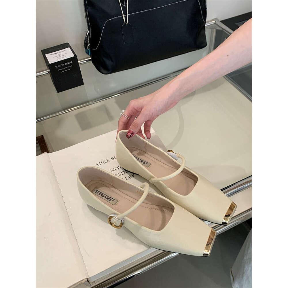 2025 New Slip-On Soft Sole Mary Jane Flat Evening Style Metal Toe Designer Shoe Shallow Mouth Single Shoes Women
