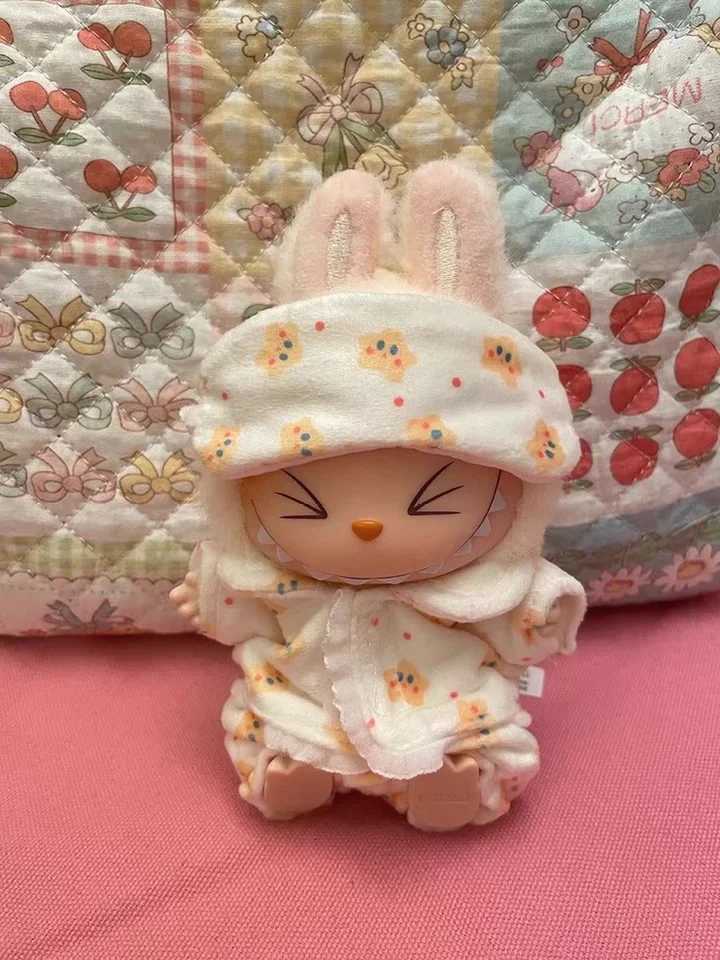 Labubu Mini ThreePiece Pajamas Set Kawaii Cute Idol Plush Doll Accessories with Eye Mask 1517cm Ideal Kids Gift Toy HobbiesT251018