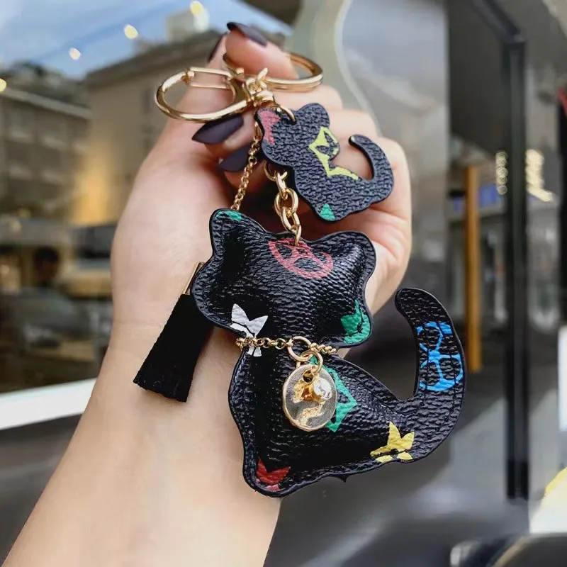 Bag charms Designer Luxury charm PU Leather for women Men Creative Cat Keychain Love pendant Personalized Bear Car Bag Pendant Couple Style