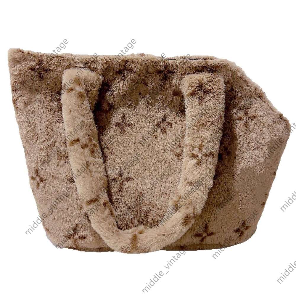 Designer Dog Bag Trendy Design Autumn Winter New Plush Warm Pet Outdoor For Small Dogs And Cats Portable Crossbody Bag